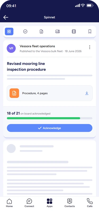 A Spinnet notice from Vessora fleet operations, published to the Vessora bulk fleet: the revised mooring line inspection procedure, acknowledged by 18 of 21 on board, with an Acknowledge button.